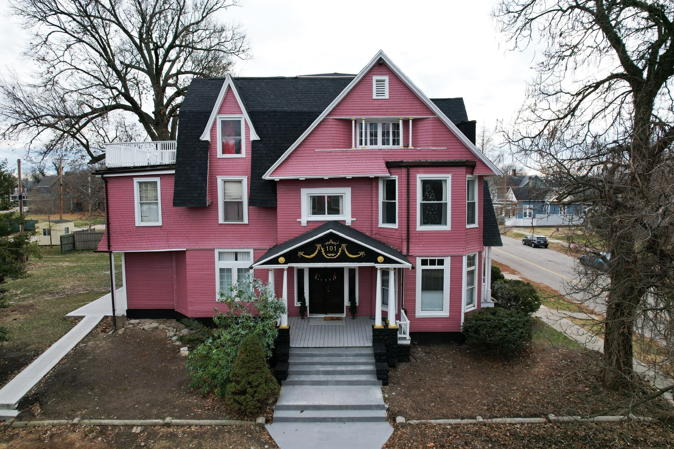 Welcome to Holiday House: A Year-Round Festive Retreat in Downtown Evansville, Indiana