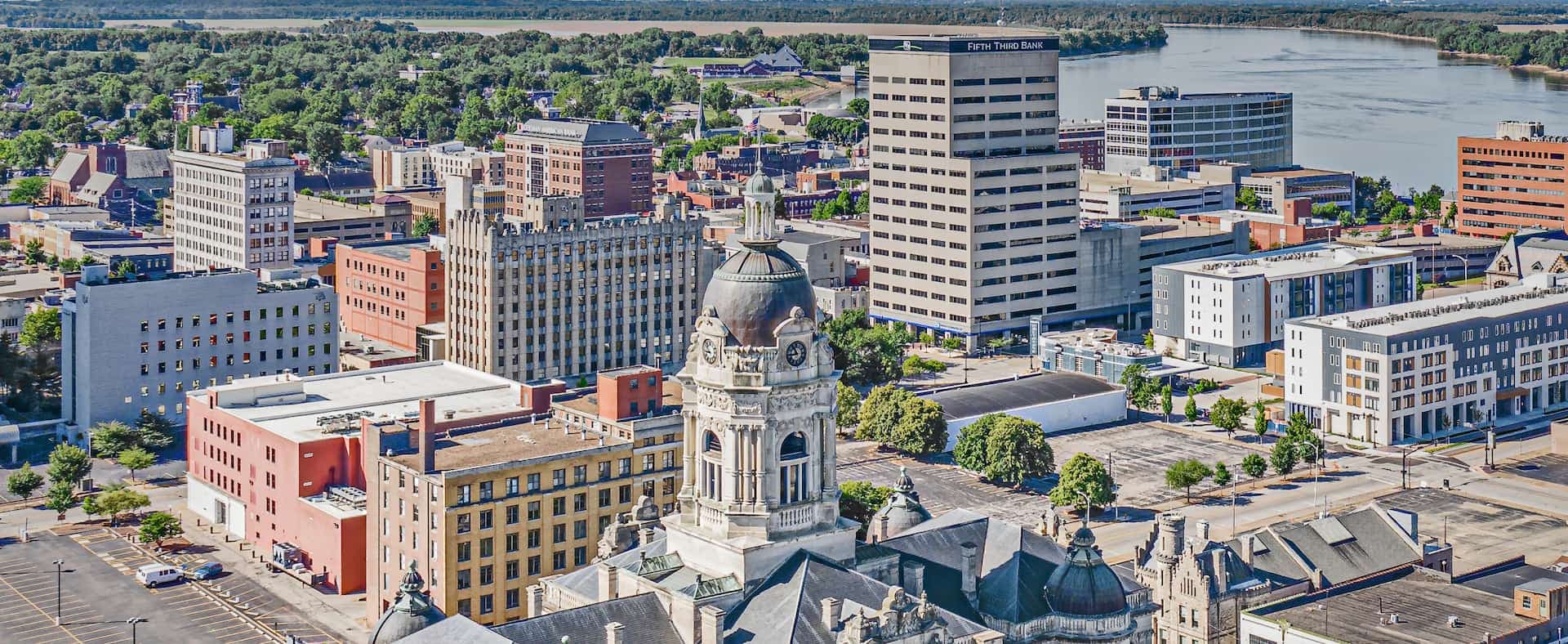 Relocating to Evansville? Why Furnished Rentals Are Your Best Temporary Housing Solution